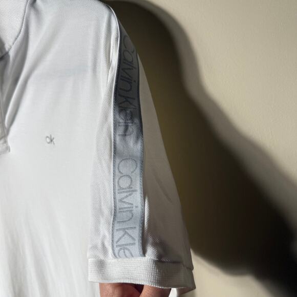 Calvin Klein Men Polo SZ M White Shoulder Spell Out Pima Cotton Golf Casual Prep - Picture 6 of 10